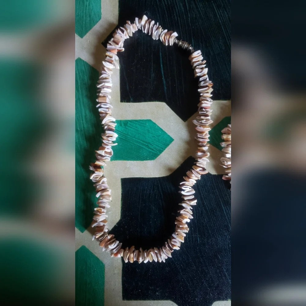 Beach Shell Necklace Set - Picture 4 of 4